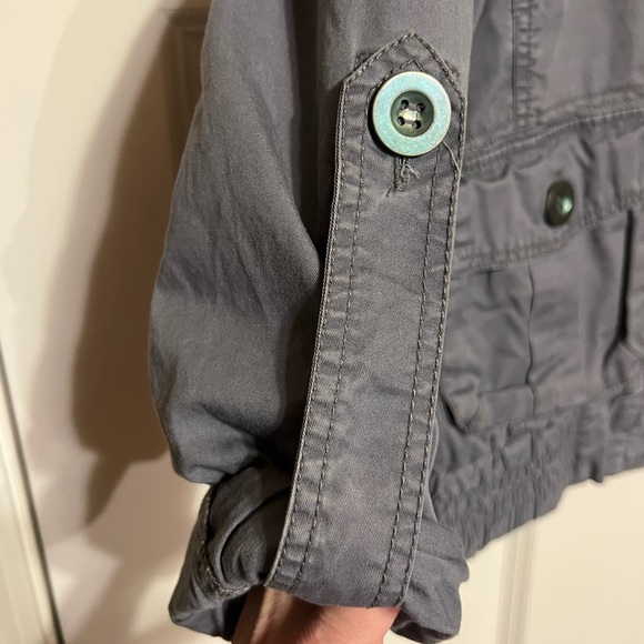 Charlotte Russe grey cropped jacket. Size large - Picture 2 of 7